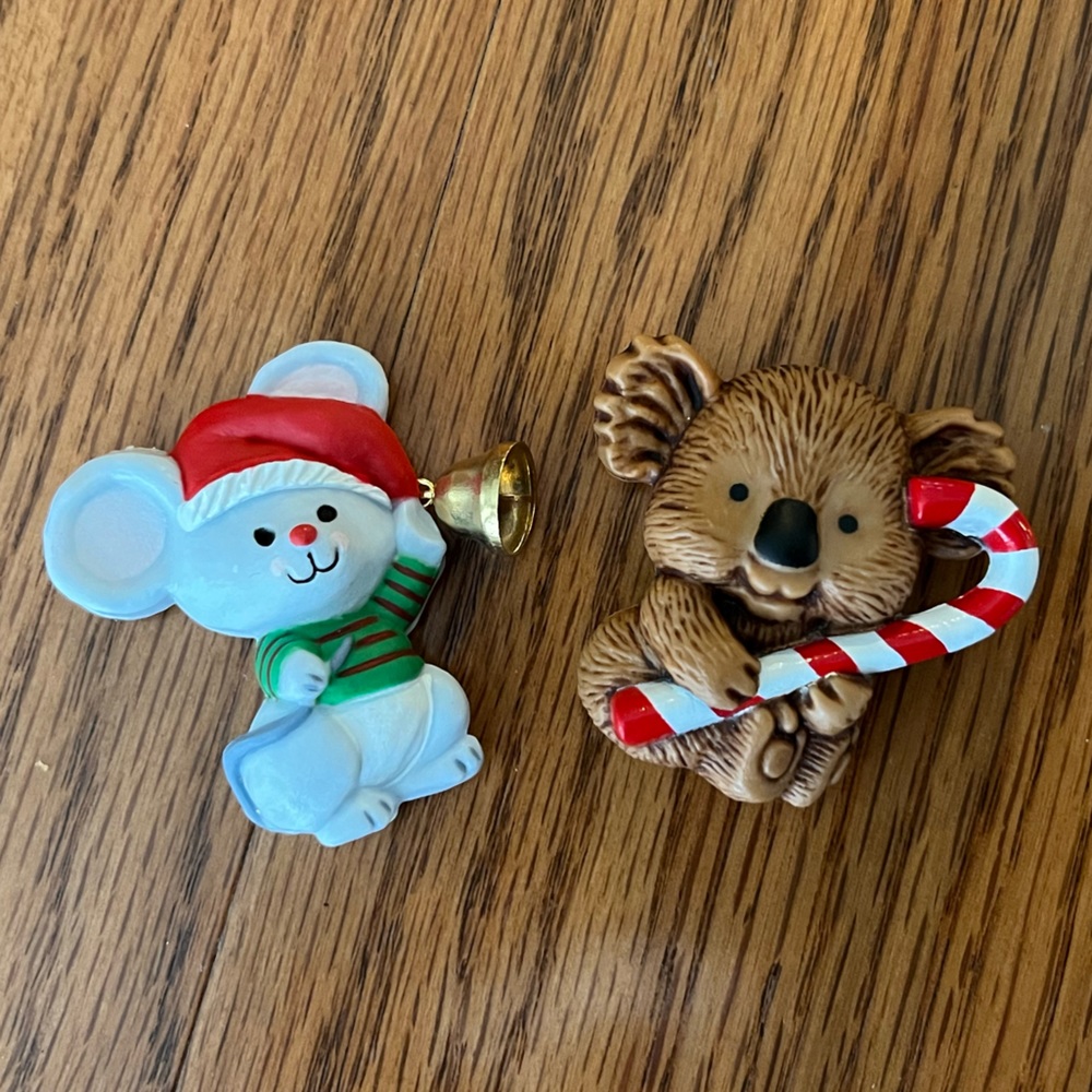 2 vintage Hallmark Christmas magnets.